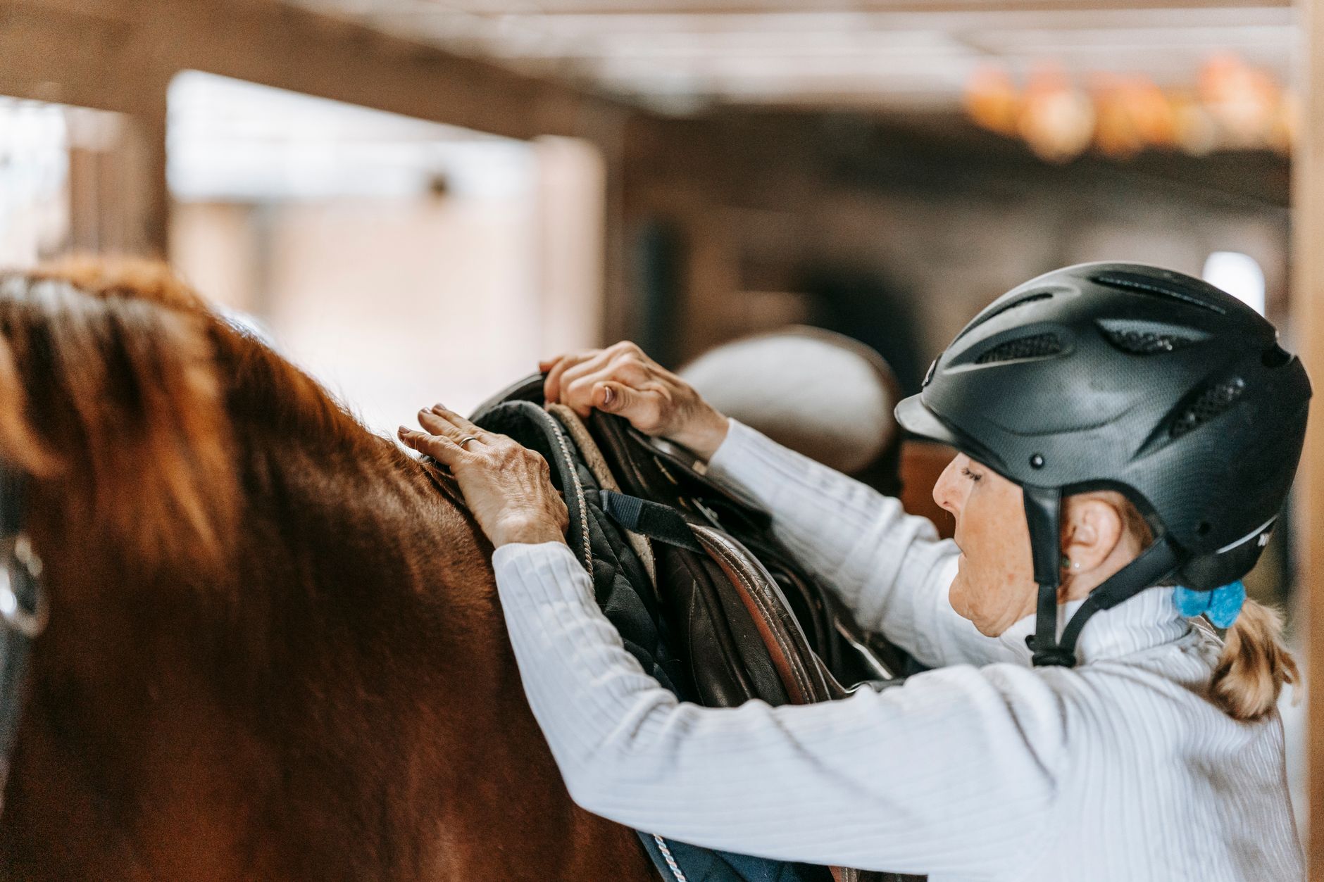 Casques d'équitation : confort, ventilation et sécurité en randonnée